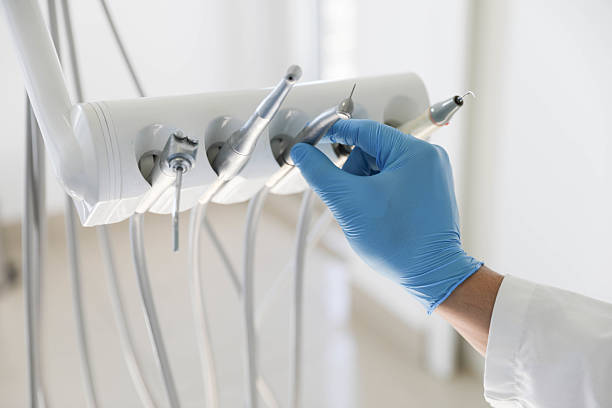 Professional Tooth Extraction technician working in Palos Park, IL